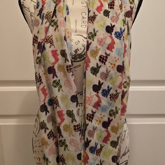 Multi Color Bunny Pattern Scarf NWOT - Picture 2 of 4